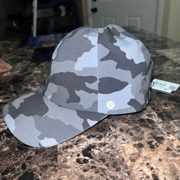 LULULEMONMON F&F RUN HAT CAMO COLOR ONE SIZE NWT - Picture 6 of 7